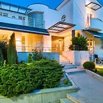 Luxury Villa Nicol With Pool And Sea View 300M From The Beach
