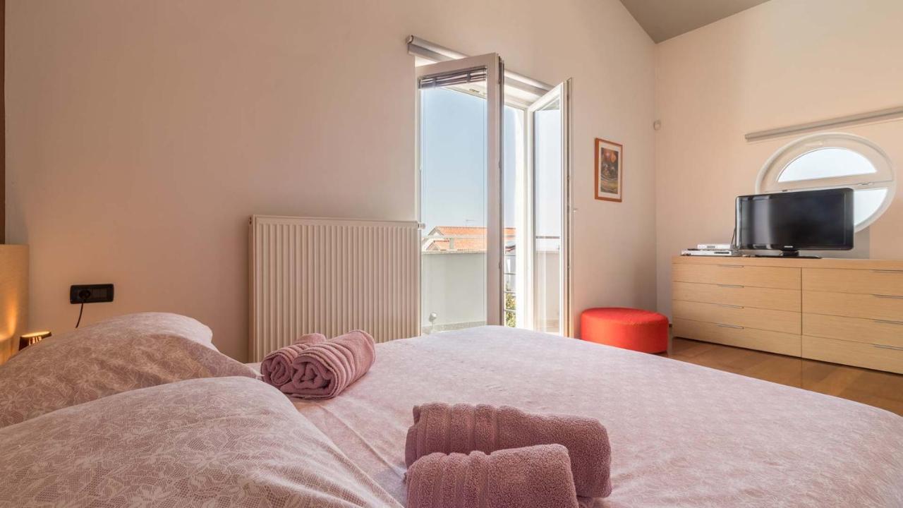 Vila Luxury Nicol With Pool And Sea View 300m From The Pula