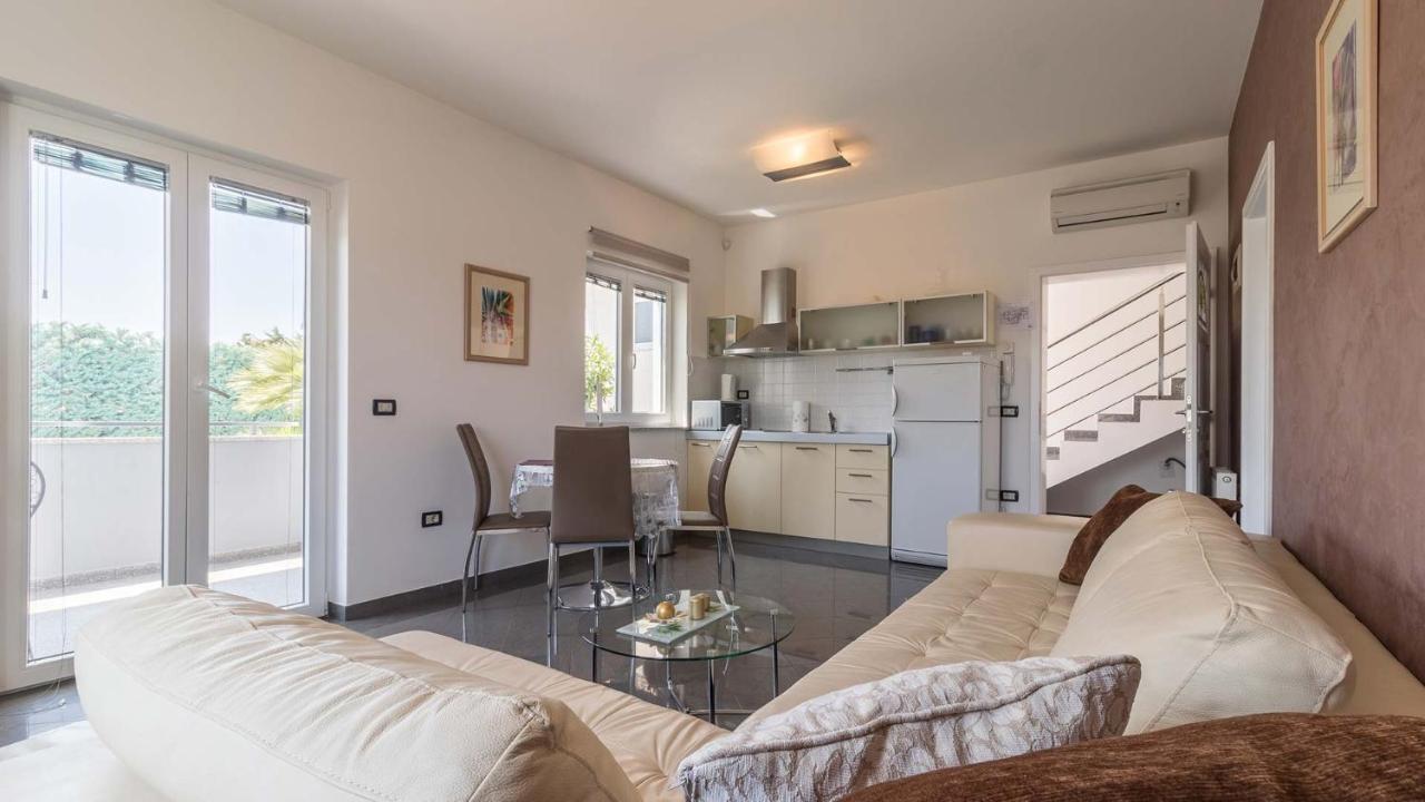 Luxury Nicol With Pool And Sea View 300m From The *