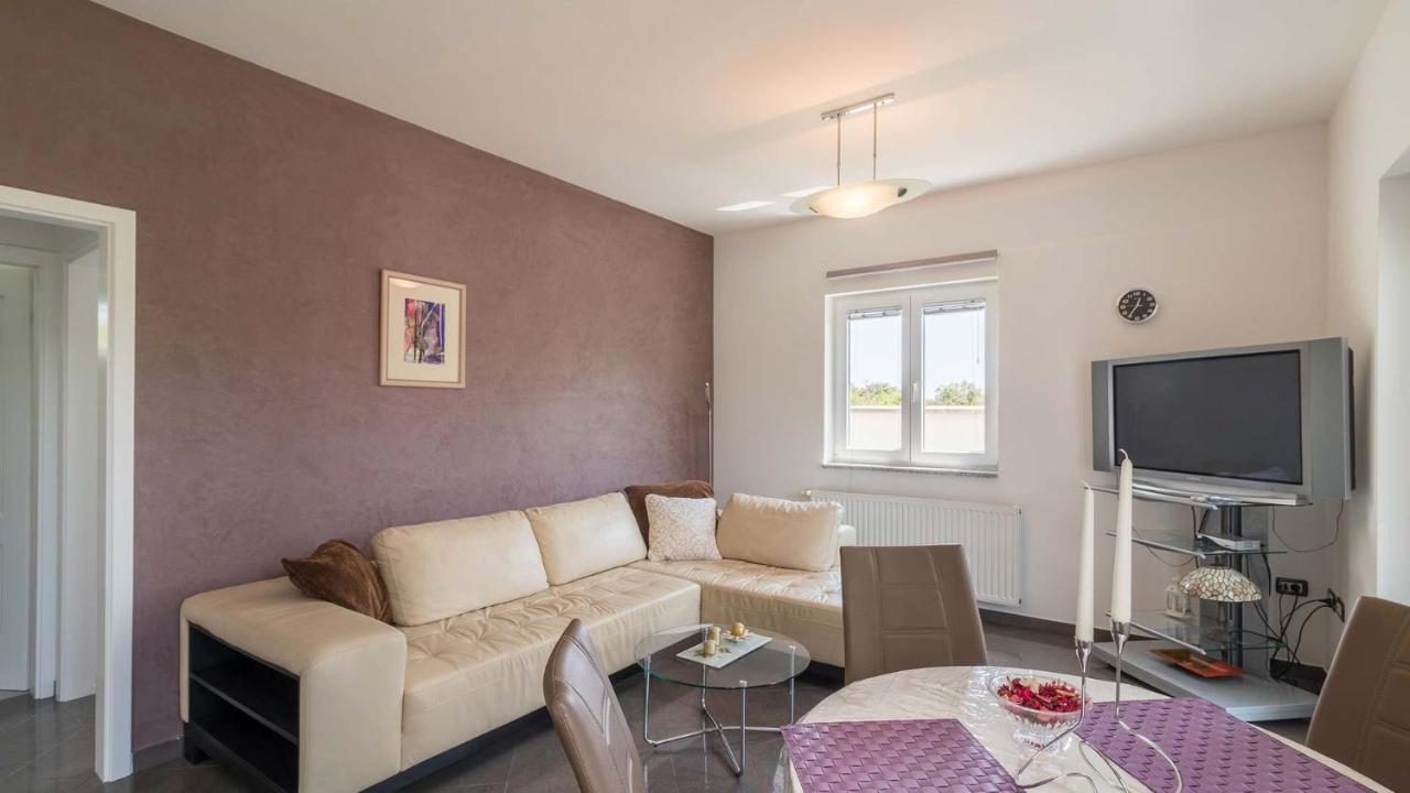 Luxury Nicol With Pool And Sea View 300m From The Villa Pula